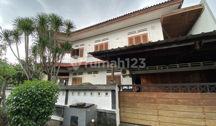 Price Reduced for a Charming Modern Javanese-Style House, 5 Minutes to Becakayu Toll Road