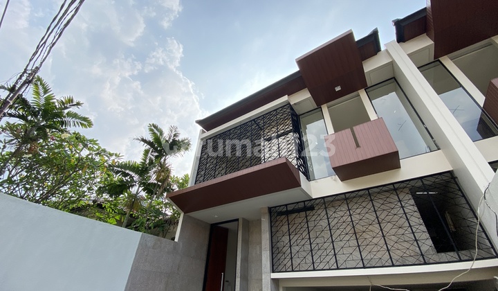 Di Jual Brand New Modern House At Kemang, Jakarta Selatan