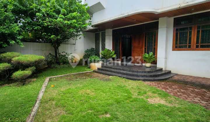 For Sale, House in the Best Location in Dimenteng, Central Jakarta For Sale, House in the Best Location in Dimenteng, Central Jakarta