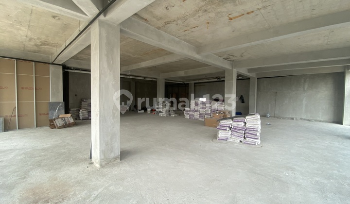 Office space in the Senayan area, mini building 5 floors + basement + rooftop Office space in the Senayan area, mini building 5 floors + basement + rooftop