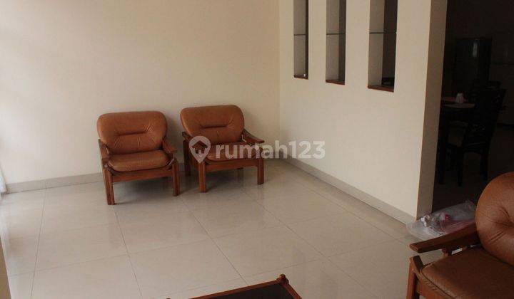 WARM COMFY HOUSE  PONDOK INDAH 2