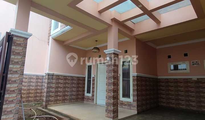 Luxurious 2-Story House with Spacious Carport and Balcony - Modern Minimalist Design 2