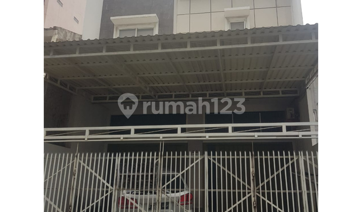 For Sale, Shop House Can Be Used as a Home or Business Place For Sale, Shop House Can Be Used as a Home or Business Place