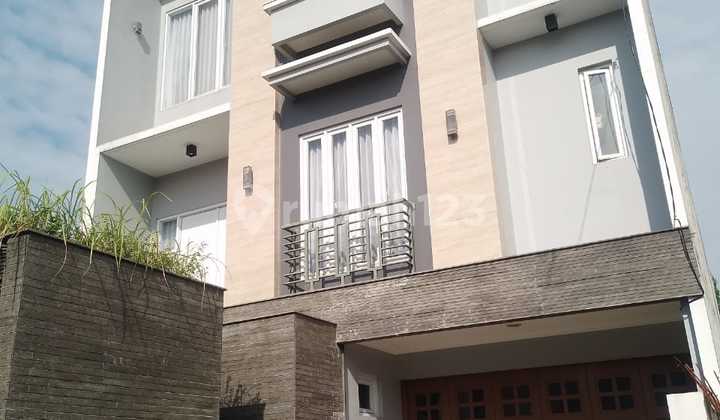 Rumah Cireundeu 3 Lantai Siap Huni View Danau Situ Gintung Rumah Cireundeu 3 Lantai Siap Huni View Danau Situ Gintung