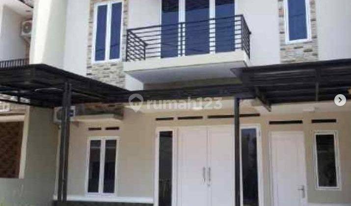 Rumah Bagus 2 Lantai Minimalis Lokasi Strategis Graha Raya 1