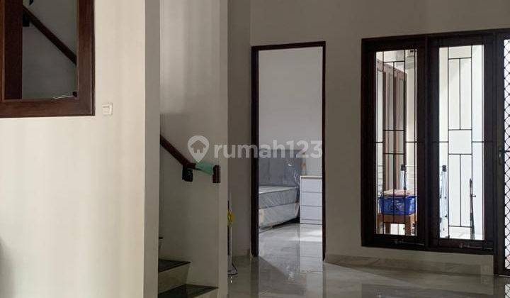 Rumah 2 Lantai Modern di Cluster Emerald Bintaro 15042 08111899245 2