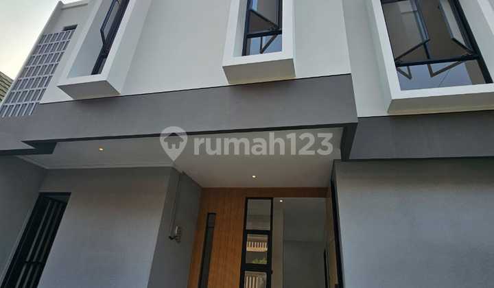 Rumah Strategis Dg Carport 2 di Bintaro Tangsel LR-17038