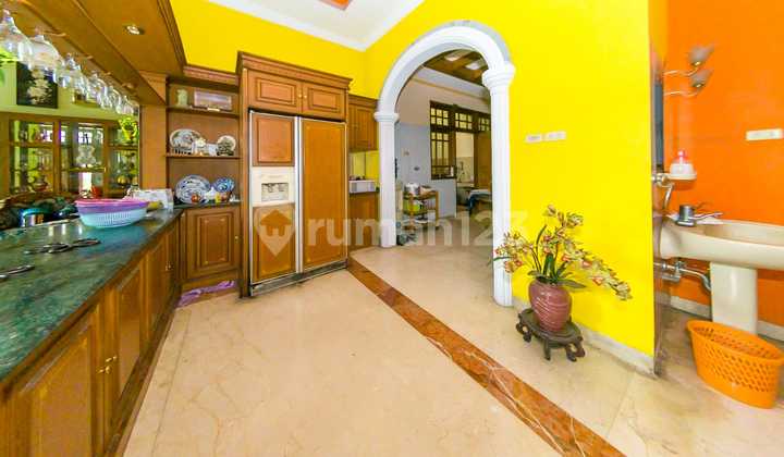 Rumah Strategis, SHM, Semi Furnished di Ciputat Tangsel Dm 6733 2