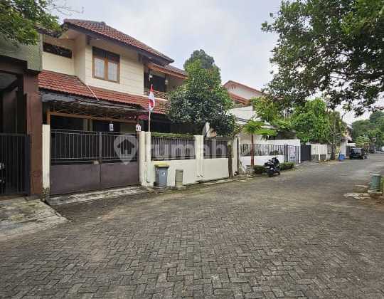 Strategic House Near MRT Lebak Bulus in Ciputat Tangsel LH-17147 Strategic House Near MRT Lebak Bulus in Ciputat Tangsel LH-17147