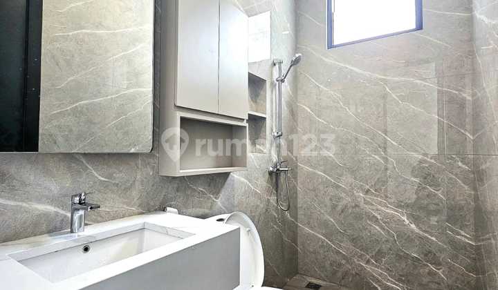 Home Always Comfortable in Puri Bintaro, A Strategic Family Residence 14686LR 2