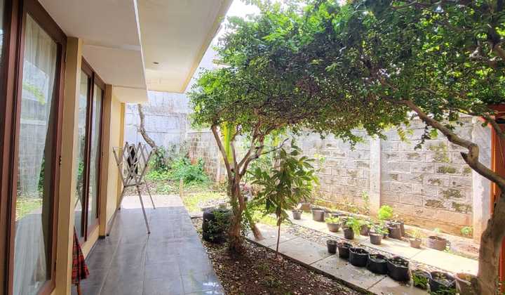 Rumah Strategis Bagus 2 Lantai di Bintaro Tangsel Sc-15812