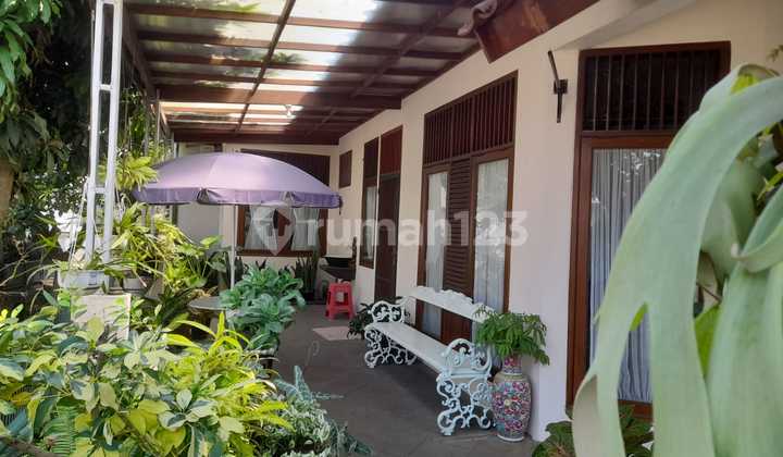 Rumah Bagus Strategis di Bintaro Tangsel Lr-14097