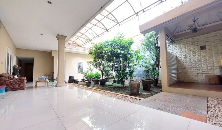 Strategic House with Spacious Yard in Bintaro Tangsel HR-12684