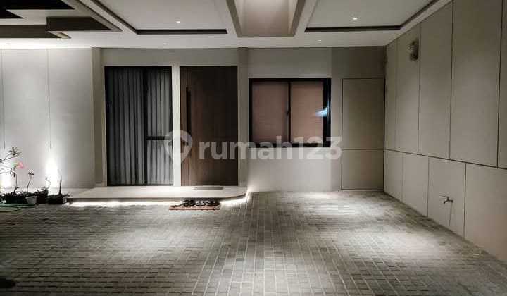 Selling a Luxurious House in an Exclusive Neighborhood, Muara Bandung Complex, City. 2