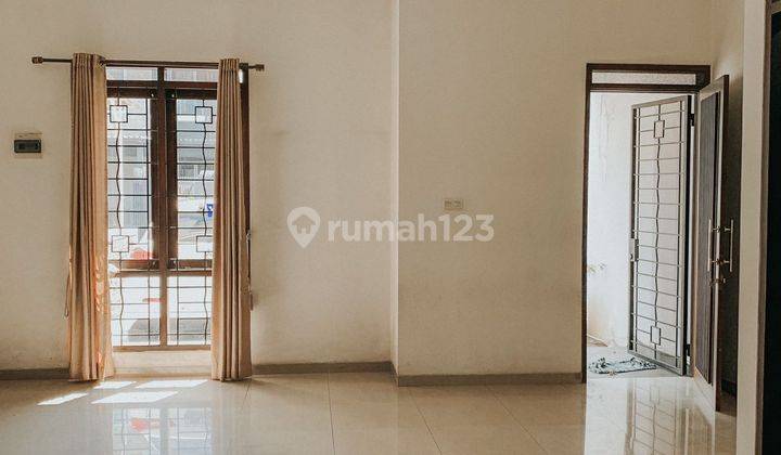 Jual Rumah Bagus 2 Lantai BARU RENOV di Mekar Wangi - Bandung 1