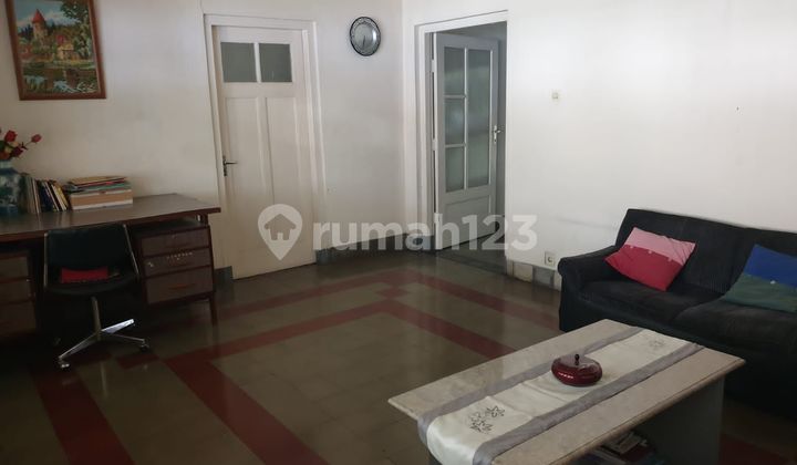 Jual Rumah TUA TERAWAT area di Jln Pandu Bandung 2
