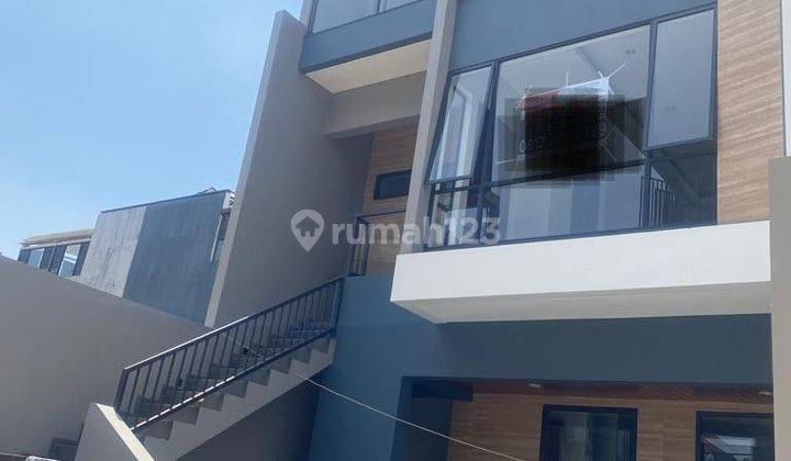 Rumah BARU Type Harvard di Setraduta Royal Grande Bandung 2