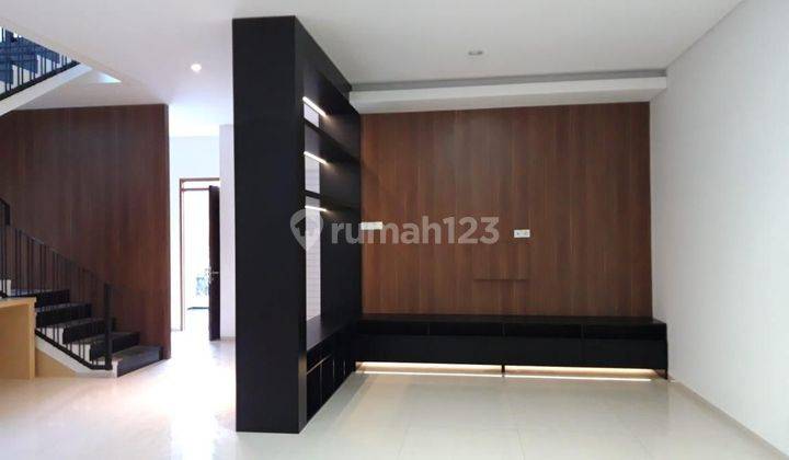 Rumah Cluster Exclusive Di Komplek Singgasana Pradana Bandung 2 Lantai 1