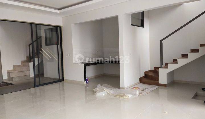 RUMAH Minimalis Modern di Setraduta Royal Grande Bandung 2 Lantai 2