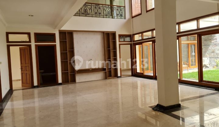 Rumah Bagus di Setra duta Dago Bandung 2