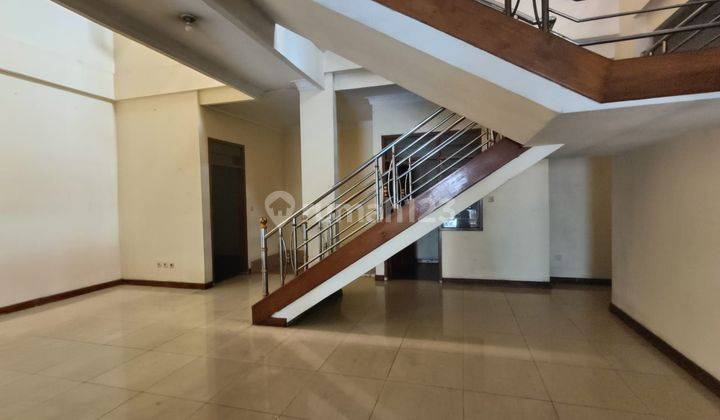 RUMAH LUX 2 LANTAI SIAP HUNI di SAYAP JL.PAJAJARAN BANDUNG KOTA 2