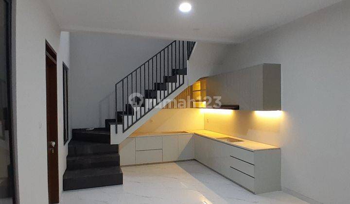 Rumah Baru Modern Minimalis Di Komplek Singgasana Pradana Bandung 1