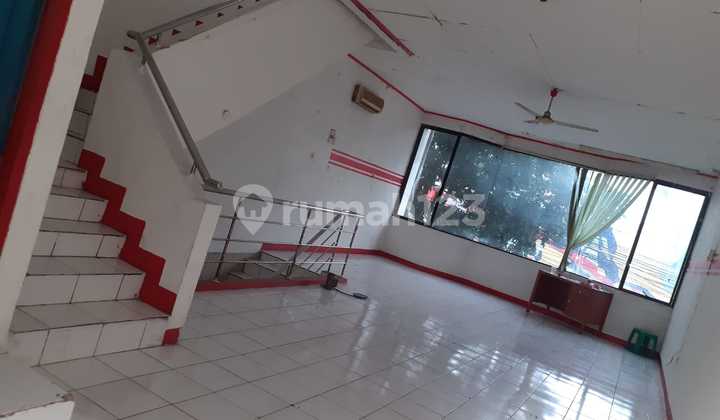 Cheap! Selling a 3-Story Shop House on Jakarta Street Antapani Bandung 1