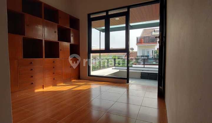 Jual Rumah Terawat Siap Huni di Banyak Sumba Kota Baru Parahyangan Bandung 2