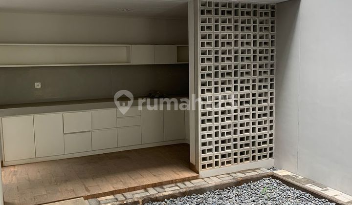 Price Drop! Cheap Sale of New Ready-to-Occupy House in Flora Summarecon Bandung 2