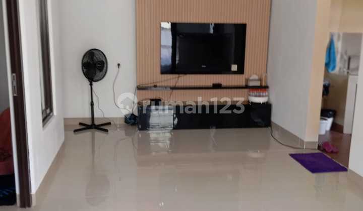 Quick Sale! New Corner House in Cihanjuang Cimahi Cluster. Quick Sale! New Corner House in Cihanjuang Cimahi Cluster.