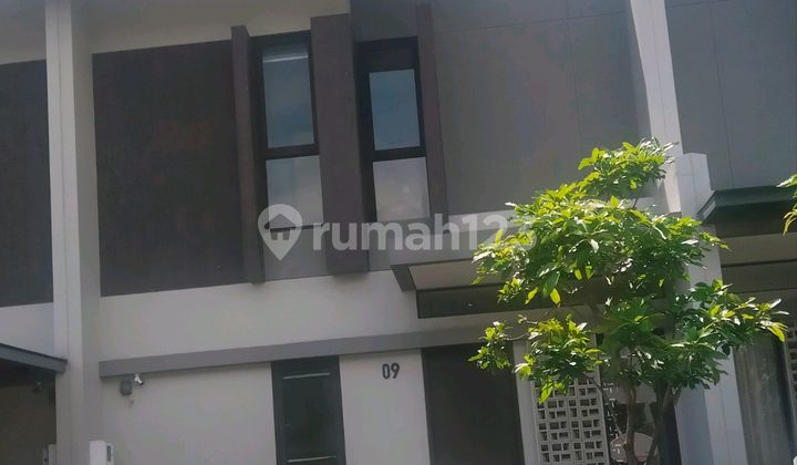 Price Drop! Cheap Sale of New Ready-to-Occupy House in Flora Summarecon Bandung