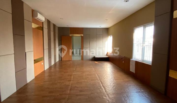 Disewakan Ruko 3 Lantai Sebrang Univ Maranatha Pasteur Bandung