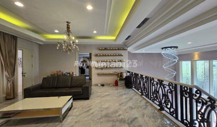 Rumah Exclusive 2 lantai, semi furnised, siap huni di Tanjung Palapa, Tanjung Duren, Jakarta Barat 2