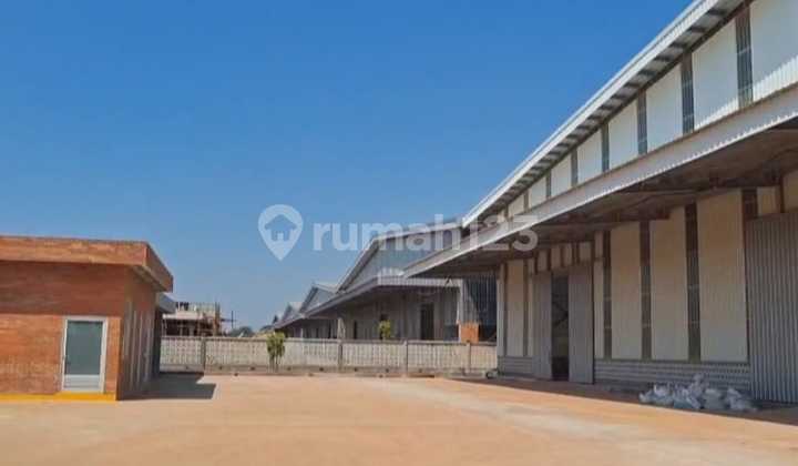 New warehouse, ready to use, limited units, for rent in Batang, Central Java. New warehouse, ready to use, limited units, for rent in Batang, Central Java.