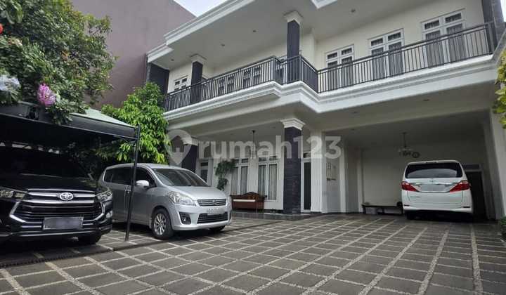 2-story house, ready to occupy, with an American Classic ambiance, in Kemang, South Jakarta. 2