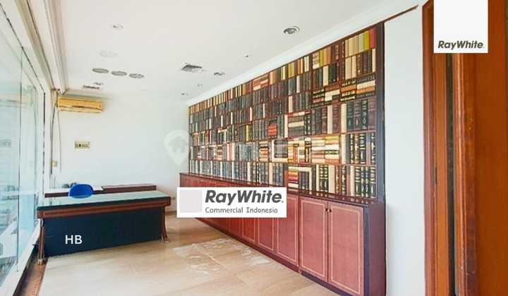 Rumah 2 Lantai, Lokasi Super Elite, di Simprug Garden, Jakarta Selatan.