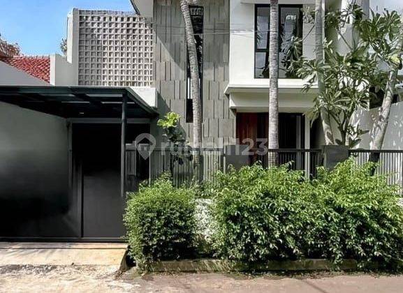 Rumah 2lt siap huni dalam komplek dekat Senayan,Jaksel 1