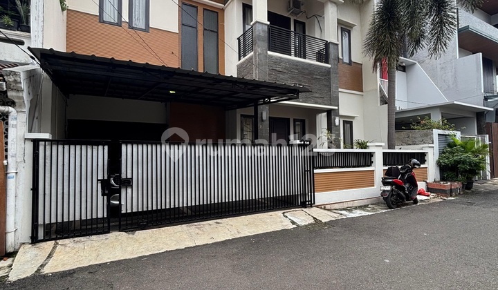 Dijual Rumah 2Lt Siap Huni di Rawamangun. Jaktim