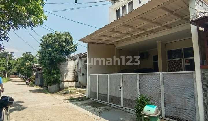 2-Story Comfortable House in a Complex Near Citayam Station