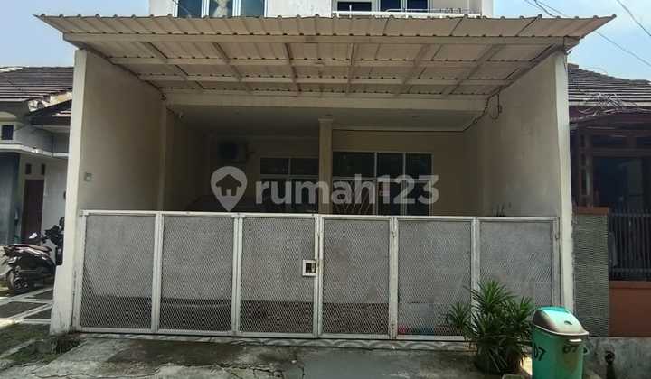 2-Story Comfortable House in a Complex Near Citayam Station