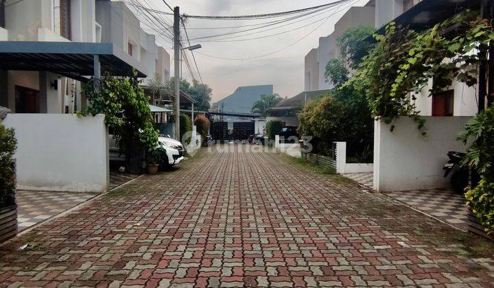 Rumah 2lt Semi Furnish Dalam Cluster Di Kebagusan,jakarta Selatan 2