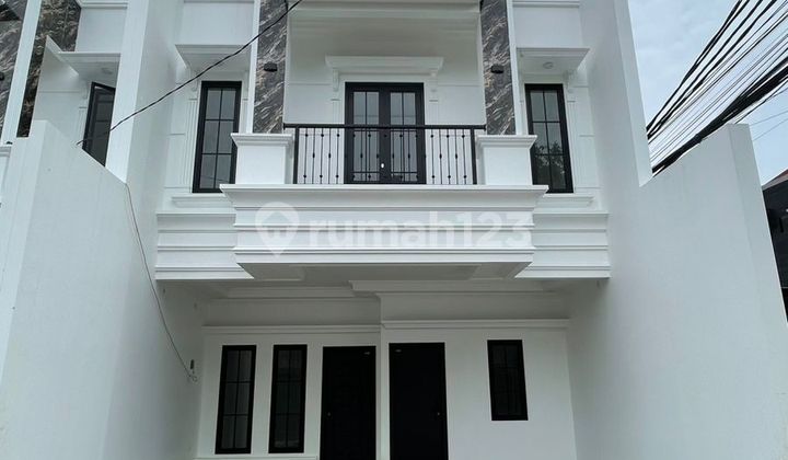 Dijual Rumah2.5lt Dalam Cluster di Kebagusan. Jaksel