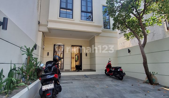 Beautiful Classic House with Private Pool in Cempaka Putih. Central Jakarta Beautiful Classic House with Private Pool in Cempaka Putih. Central Jakarta