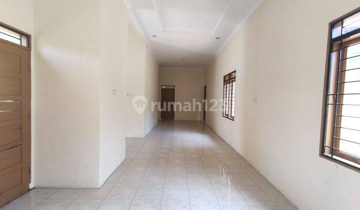 Dijual Rumah Luas Berada Dalam Komplek di Jalan Bunga Rampe IV 5