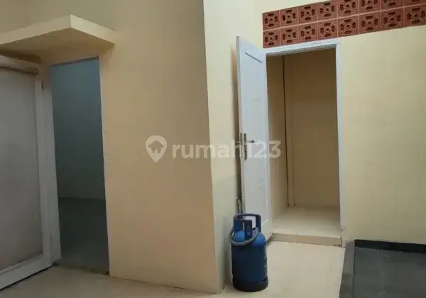 Dijual Rumah Semi Furnished Dalam Komplek Daerah Setia Budi 6