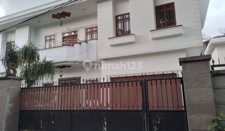 Dijual Rumah Mewah Siap Huni Tengah Kota di Daerah Polonia  1