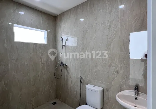 Disewakan Rumah di Royal Sumatera 2