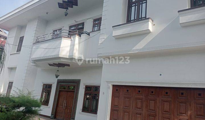 Dijual Rumah Mewah Siap Huni Tengah Kota di Daerah Polonia  2