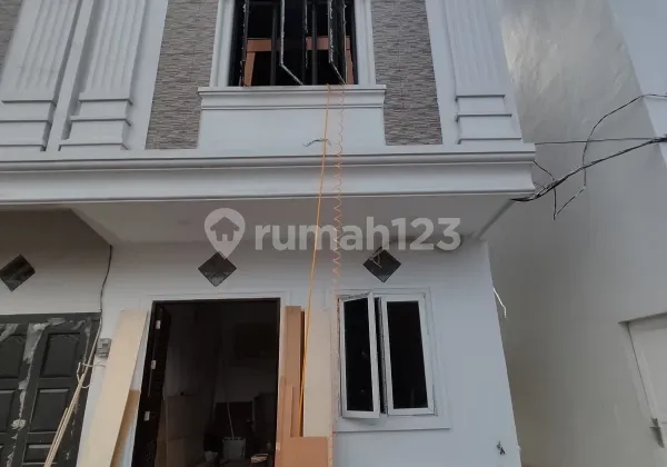 Rumah Bagus Furnished SHM Medan Tembung, Medan