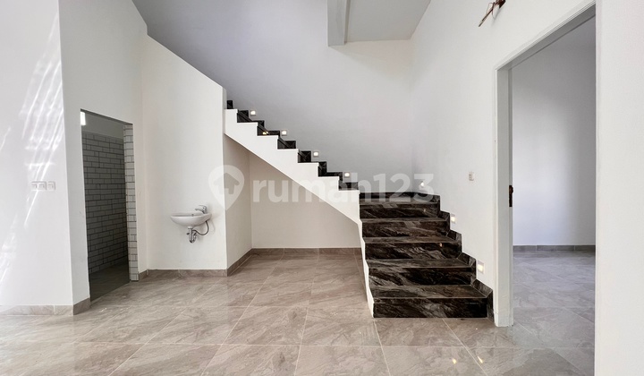 Rumah cantik dalam komplek mercy barn Medan johor 7